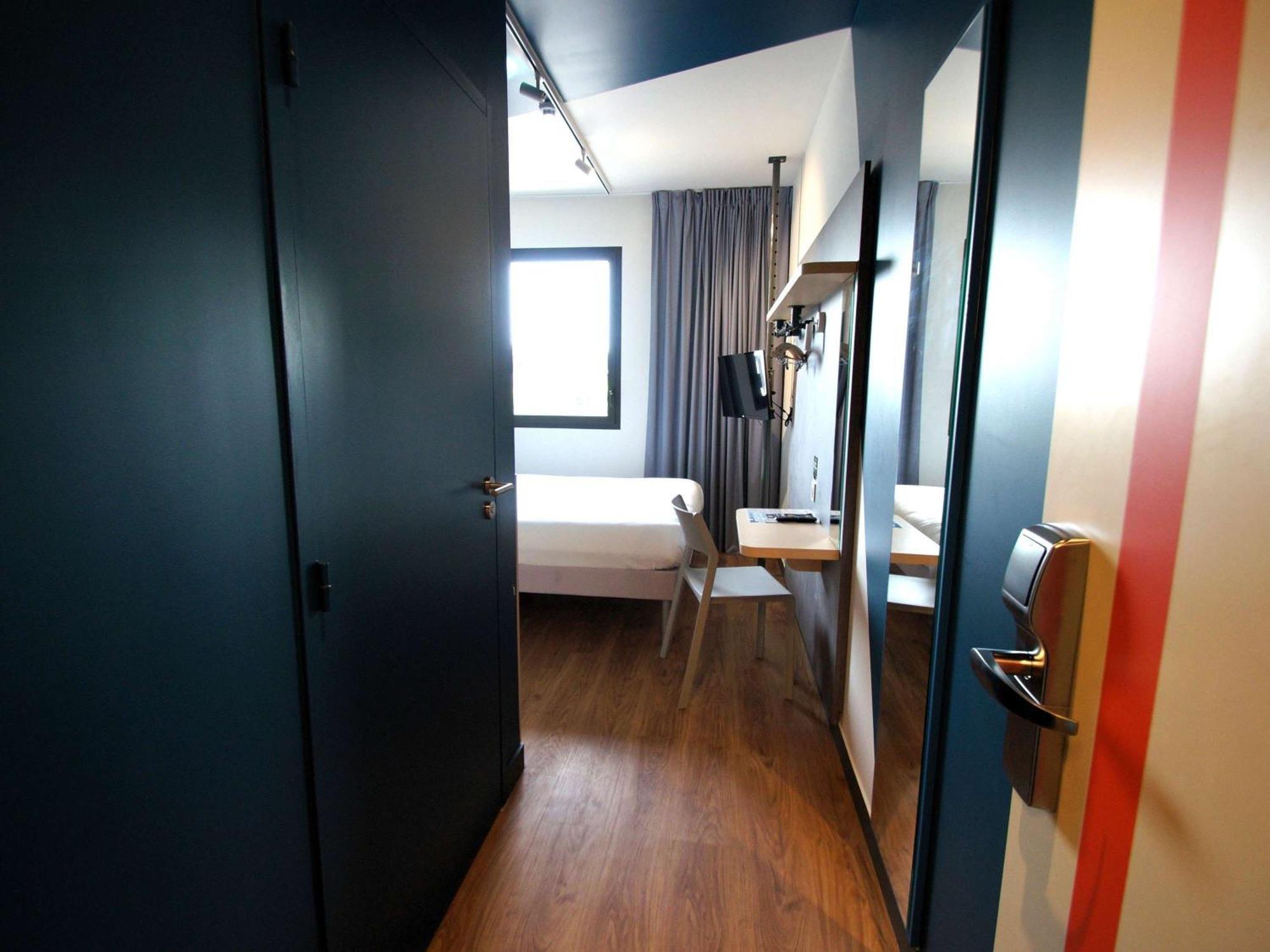 Ibis Budget Loudeac Velodrome Esterno foto