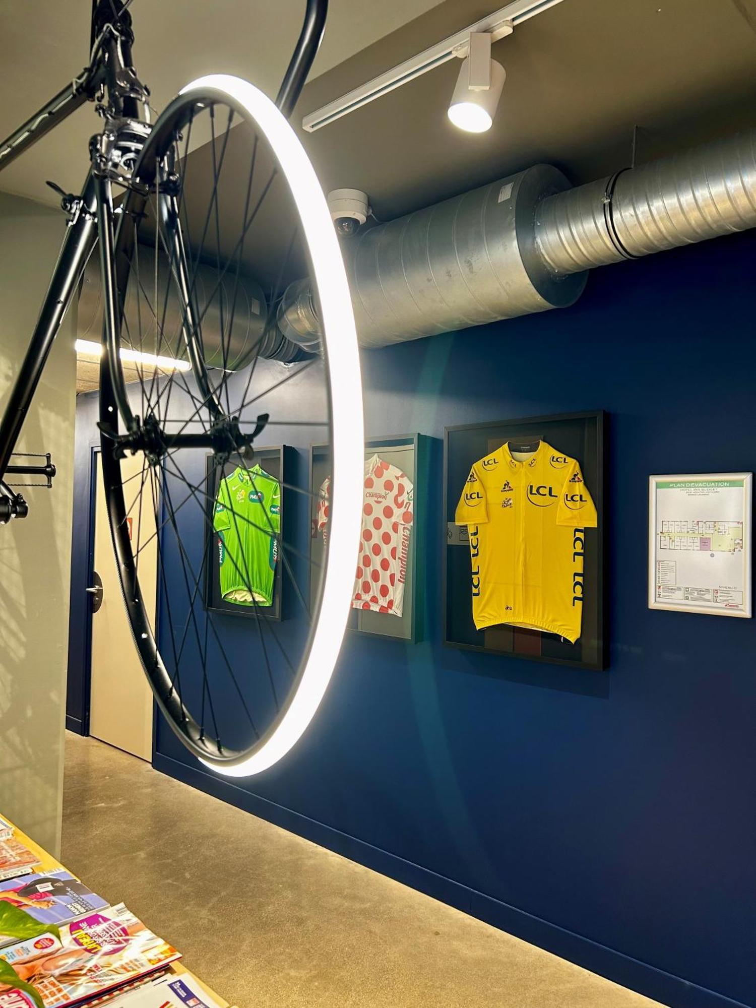 Ibis Budget Loudeac Velodrome Esterno foto